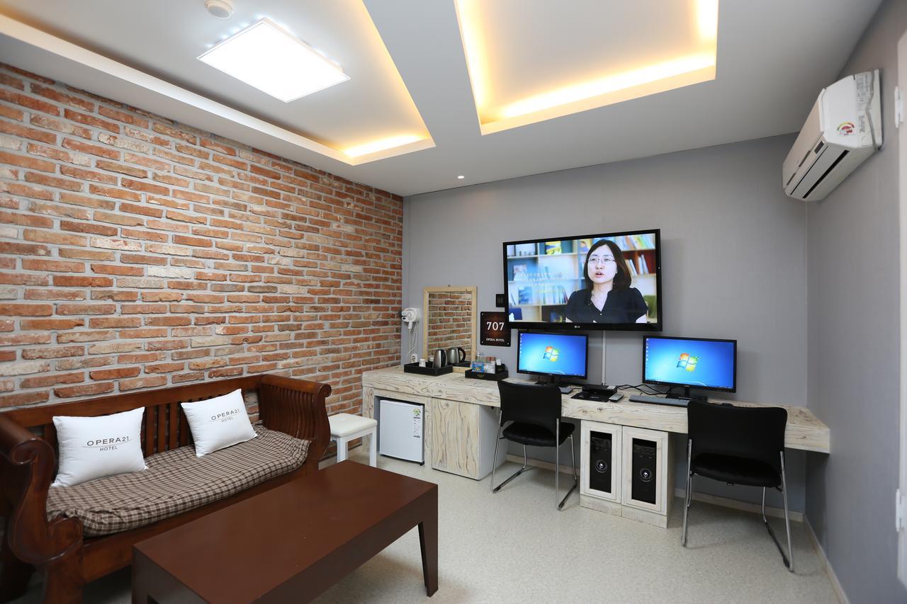 Opera 21 Hotel Jeonju Exterior photo